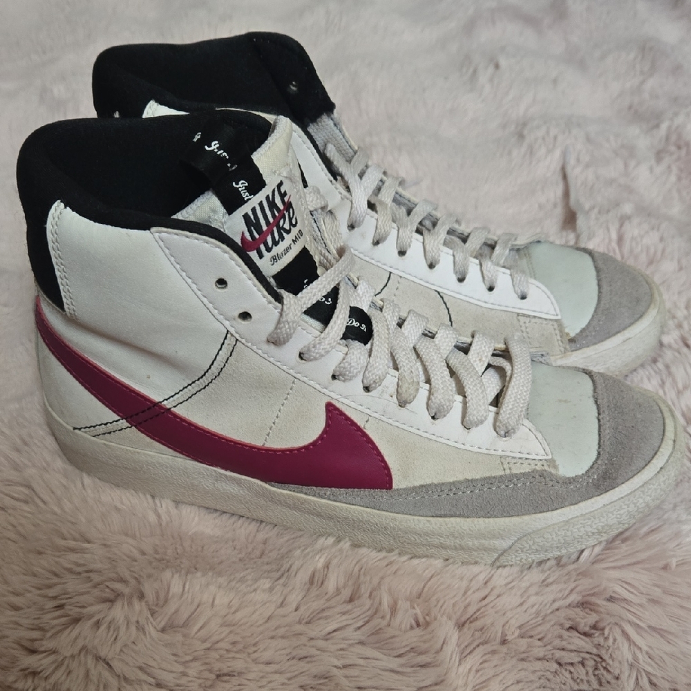 Nike Blazers 5.5 Women’s High-Top Sneakers in White And Burgandy